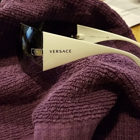 Genuine Versace women's sunglasses - Picture 4 of 4